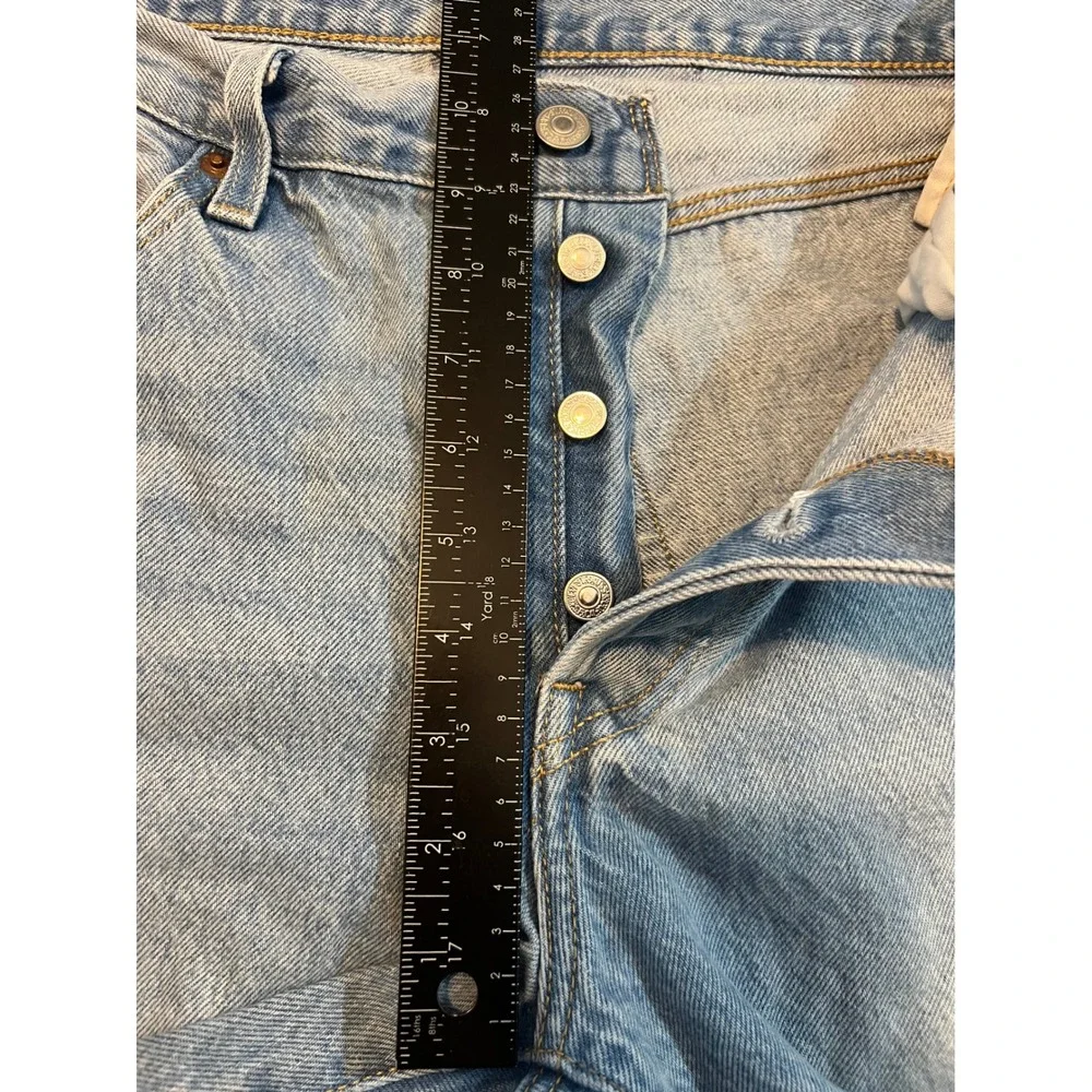 Levis Premium 501 Original Fit Light Wash Straight Leg Button Fly Jeans W29 L30